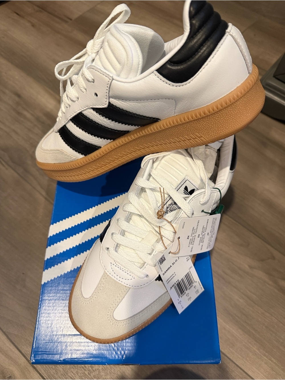 7 youth 8.5 women adidas White and Black Leather Sneakers with Gum Sole